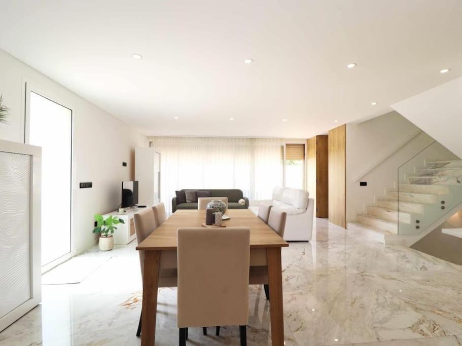 Eco House - Privat Pool & Luxurious *